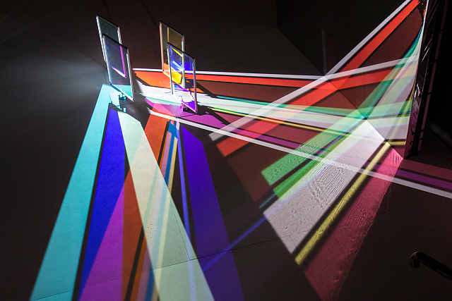 c_kinetic_light_installation_saiyah_2_by_yoko_seyama.jpg