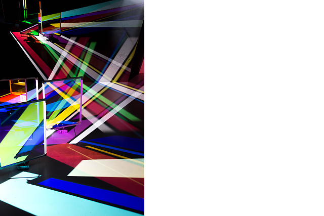 c_kinetic_light_installation_saiyah_2_by_yoko_seyama_-_1.jpg
