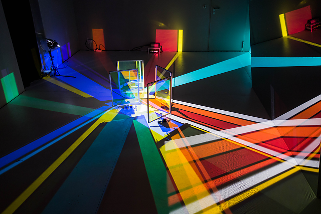 c_kinetic_light_installation_saiyah_2_by_yoko_seyama_-_2.jpg